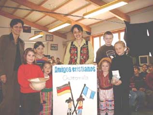 v.l.Schulleiterin Susanne Swoboda,Stefanie Wenger,Susanna u.Cindy Hng,Nancy Hng,Fuchs Tobias
Paula Brunner,Cosina Gierg